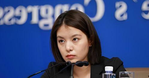 新闻爆料美女视频大全,美丽瞬间，网络狂欢