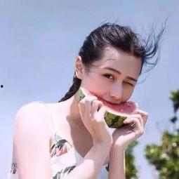 网红吃瓜微信头像女人,揭秘网络红人的时尚潮流与神秘魅力
