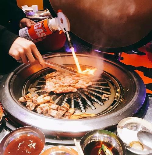 青岛烧烤肉爆料事件视频,视频揭露惊人真相，食品安全引关注